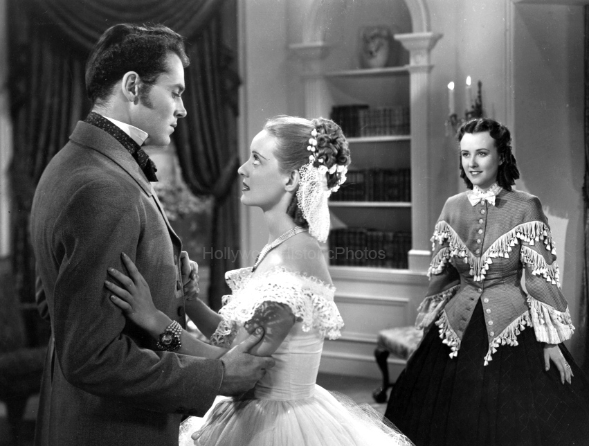 Bette Davis 1938 Jezebel with Henry Fonda wm.jpg